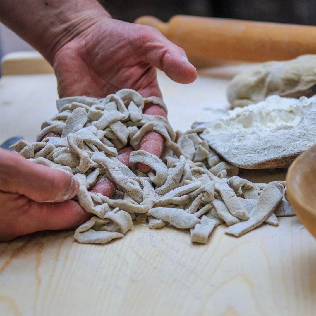 L'Accademia del Pizzocchero ed Il Trenino Rosso del Bernina L'Accademia del Pizzocchero ed Il Trenino Rosso del Bernina desktop picture