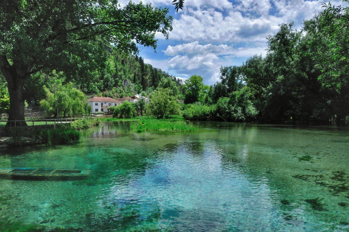La Riserva di Posta Fibreno: Un Suggestivo Viaggio negli Ecosistemi La Riserva di Posta Fibreno: Un Suggestivo Viaggio negli Ecosistemi desktop picture