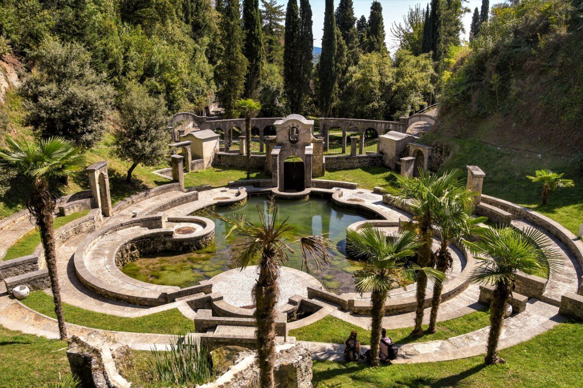 Lo Straordinario D'Annunzio: Tour tra Gardone Riviera e il Vittoriale Lo Straordinario D'Annunzio: Tour tra Gardone Riviera e il Vittoriale desktop picture