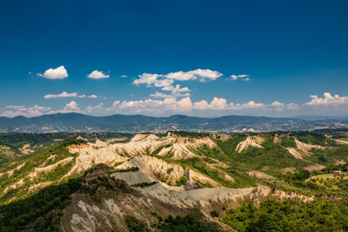 🎃 Halloween nella Tuscia: Tre Giorni in Un Piccolo Mondo dal Fascino Senza Tempo 🎃 🎃 Halloween nella Tuscia: Tre Giorni in Un Piccolo Mondo dal Fascino Senza Tempo 🎃 desktop picture