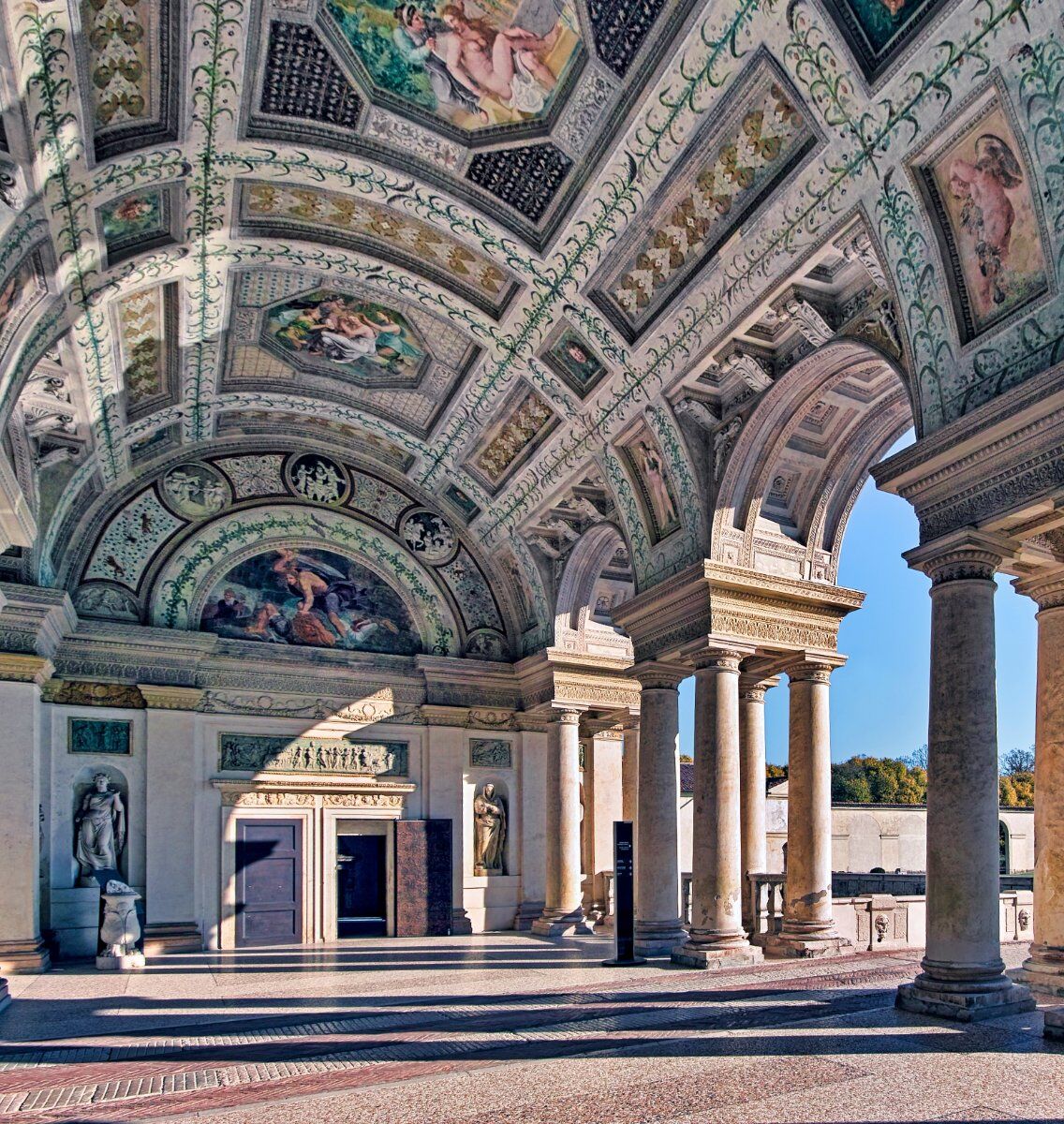 Tour a Palazzo Te: i Tesori di Giulio Romano e gli Ozi di Federico II desktop picture