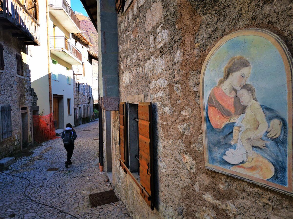 Il Vajont e il Sentiero dei Carbonai: Quando il Passato Resta Presente Il Vajont e il Sentiero dei Carbonai: Quando il Passato Resta Presente desktop picture