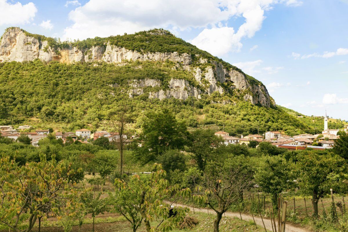 Trekking a Lumignano: tra la Natura incontrastata dei Colli Berici desktop picture