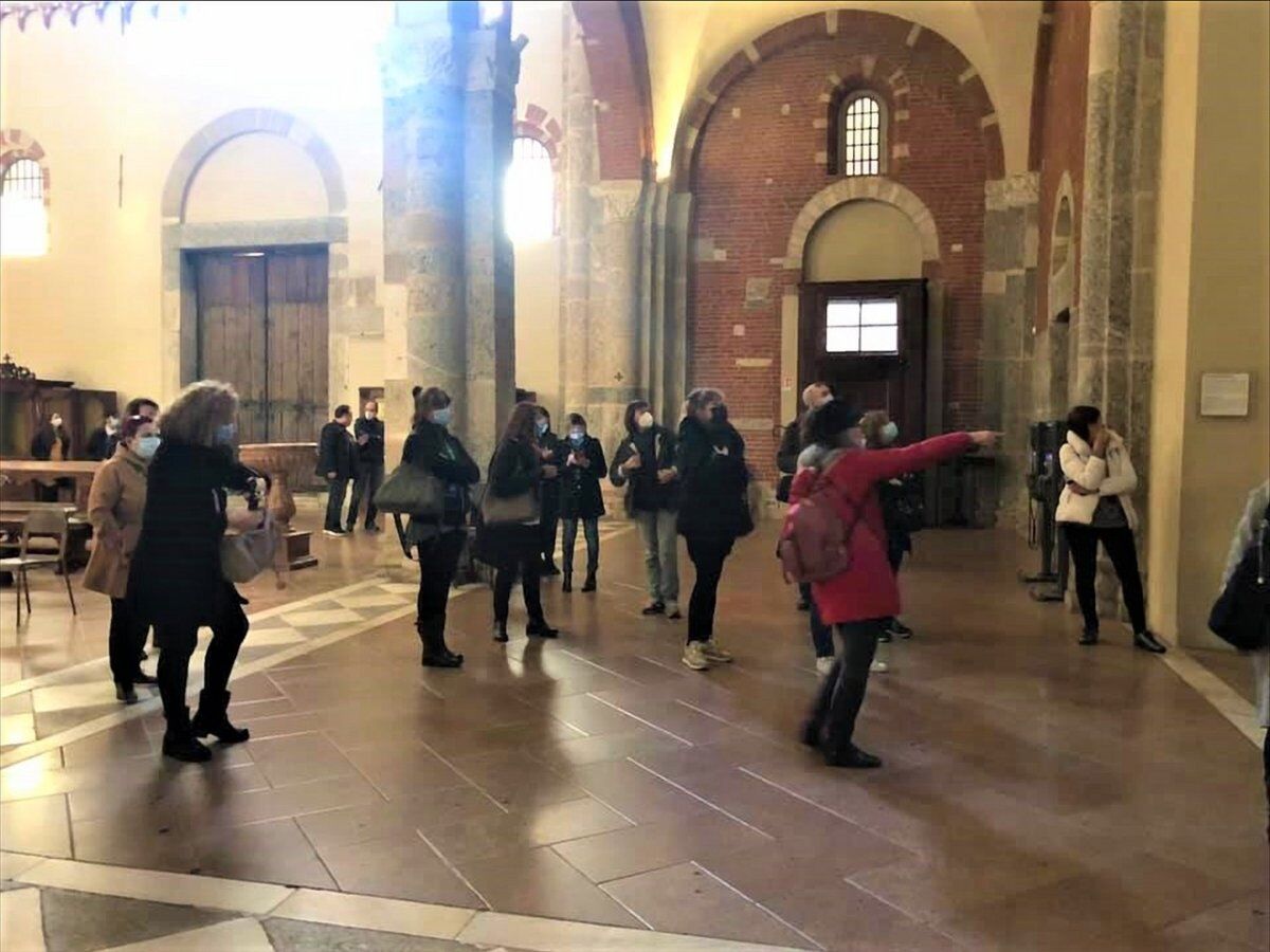 La Basilica di Sant'Ambrogio: Tour tra Misteri, Arcani e Simbologie desktop picture