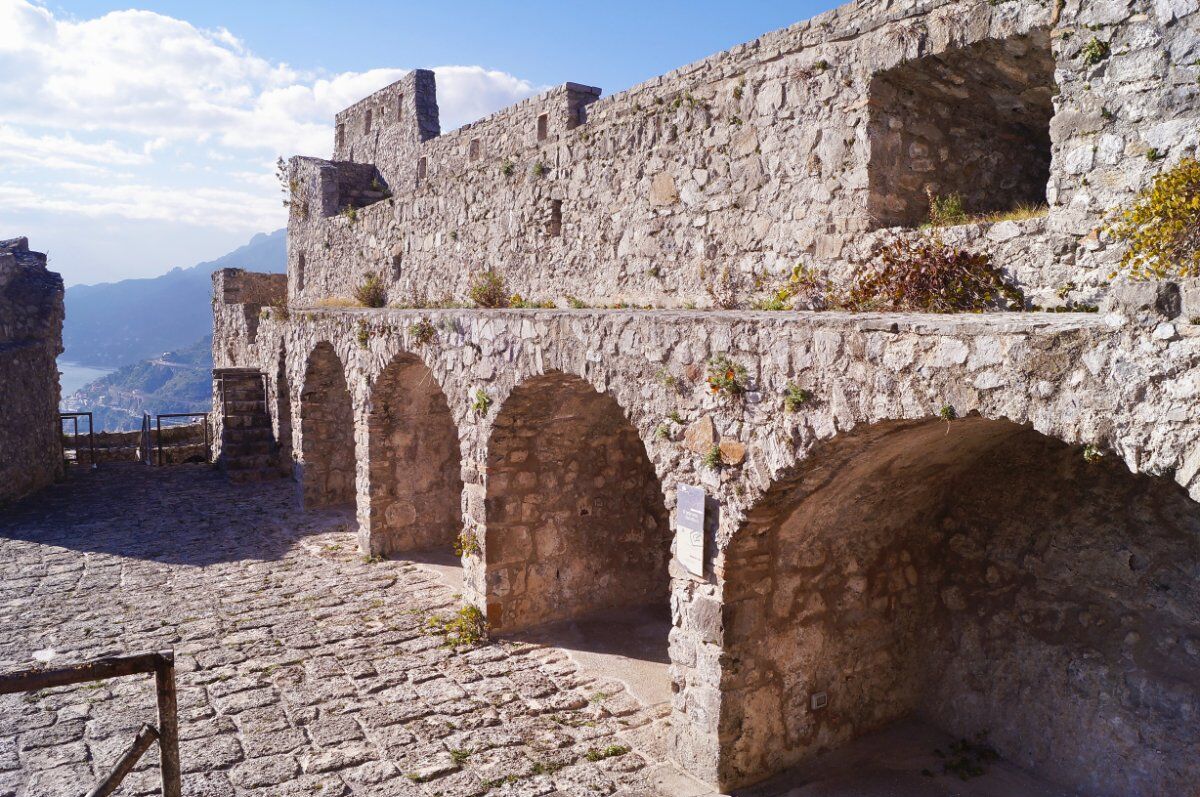 Da Salerno al Castello Arechi Da Salerno al Castello Arechi desktop picture