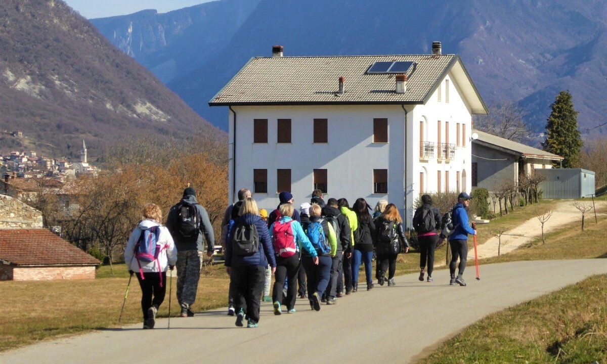 Passeggiata ai Laghi di Revine abbracciati dalla Valmareno desktop picture