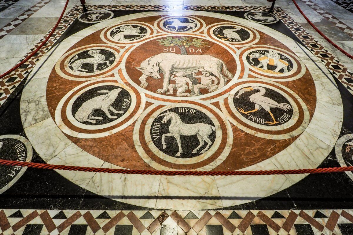 Siena: VISITA ESCLUSIVA alla Cattedrale, il Pavimento, la Piazza tra Esoterismo, Religione e Storia desktop picture