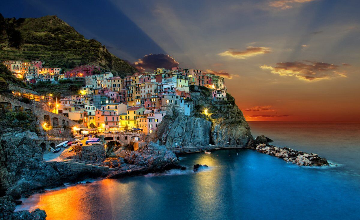 🎃 Halloween alle Cinque Terre: Viaggio di Tre Giorni tra le bellezze liguri🎃 🎃 Halloween alle Cinque Terre: Viaggio di Tre Giorni tra le bellezze liguri🎃 desktop picture