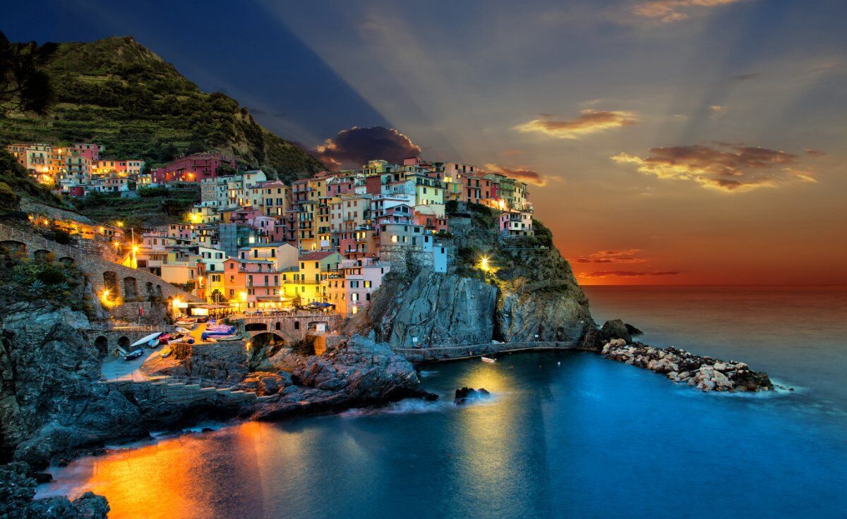 🎃 Halloween alle Cinque Terre: Viaggio di Tre Giorni tra le bellezze liguri🎃 desktop picture