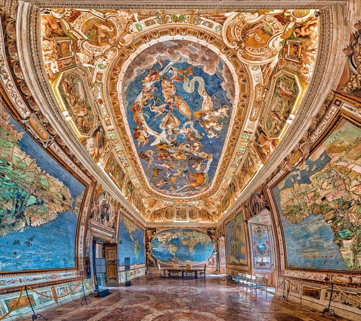 Visita Guidata di Palazzo Farnese e dei suoi Giardini a Caprarola desktop picture