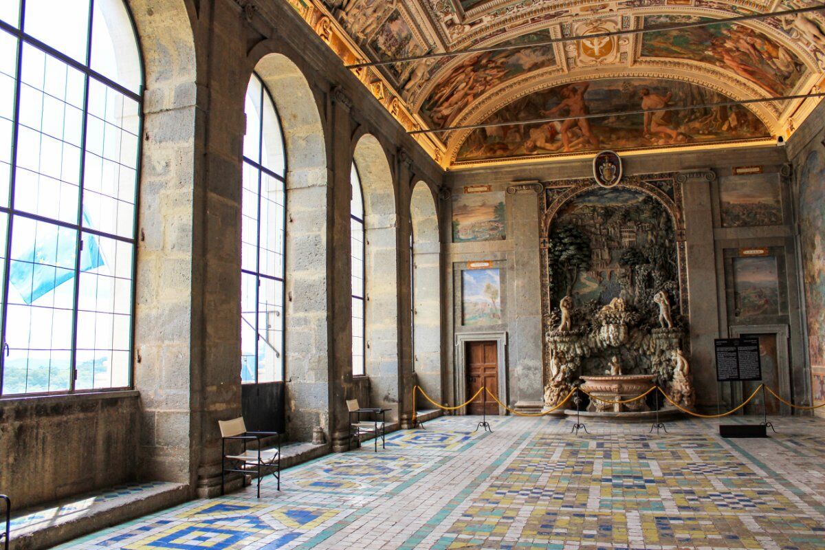 Visita Guidata di Palazzo Farnese e dei suoi Giardini a Caprarola desktop picture