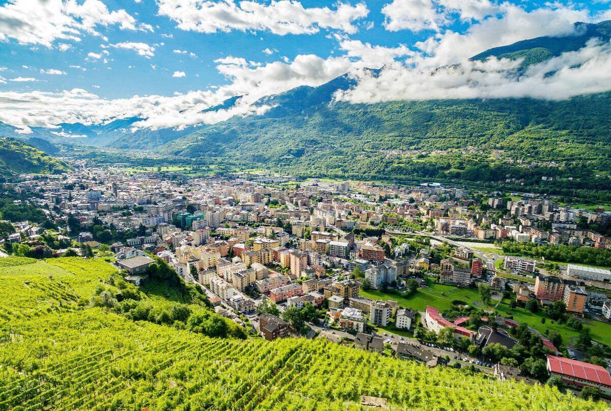 Trekking nel cuore della Sassella: la Viticoltura Eroica Valtellinese desktop picture