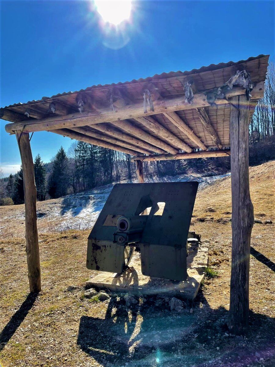 Col Campeggia: Escursione tra le Trincee di Difesa sul Monte Grappa desktop picture