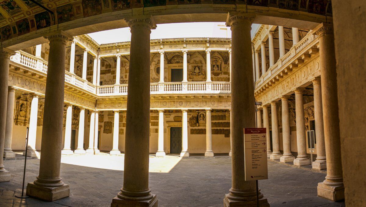 Padova: Palazzo Bo tra Curiosità, Scienza e Cultura Padova: Palazzo Bo tra Curiosità, Scienza e Cultura desktop picture