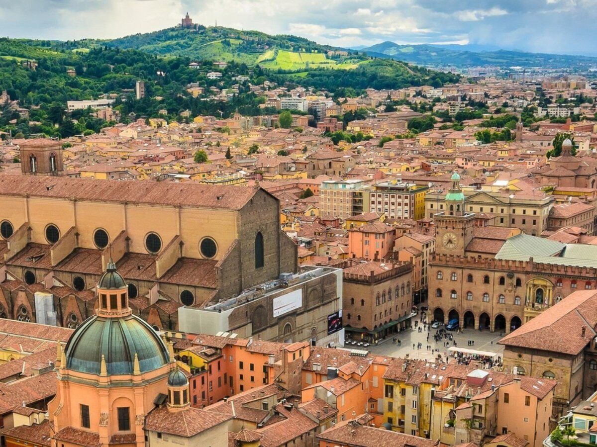 La Storia di Michelangelo a Bologna e gli Altri Scultori desktop picture