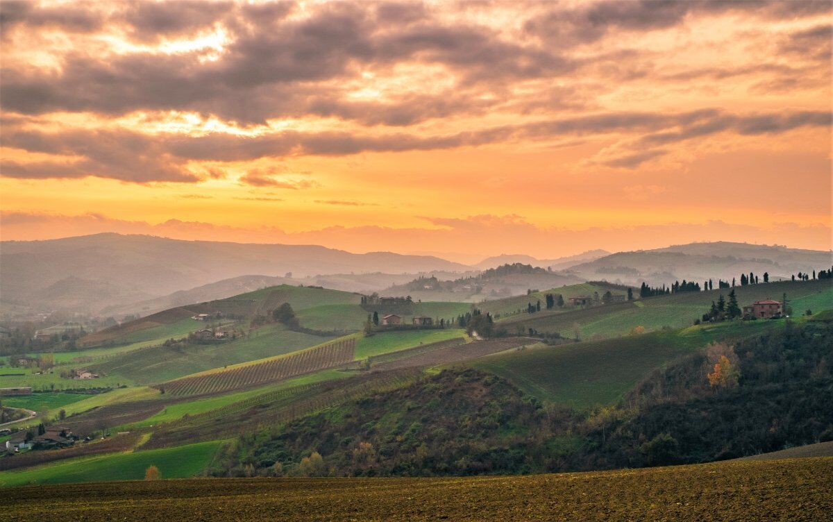 Passeggiata Serale nei Colli Bolognesi Passeggiata Serale nei Colli Bolognesi desktop picture