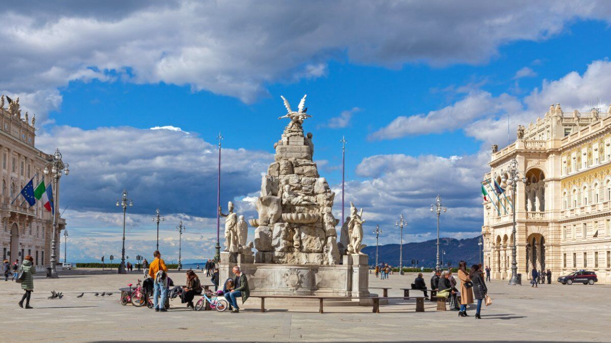 Tour Guidato a Trieste: Le Geometrie Teresiane Tour Guidato a Trieste: Le Geometrie Teresiane desktop picture