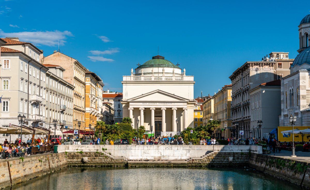 Tour Guidato a Trieste: Le Geometrie Teresiane desktop picture