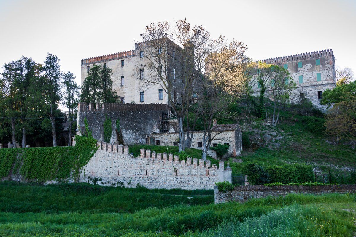 Halloween Tour: Presenze Oscure al Castello del Catajo Halloween Tour: Presenze Oscure al Castello del Catajo desktop picture