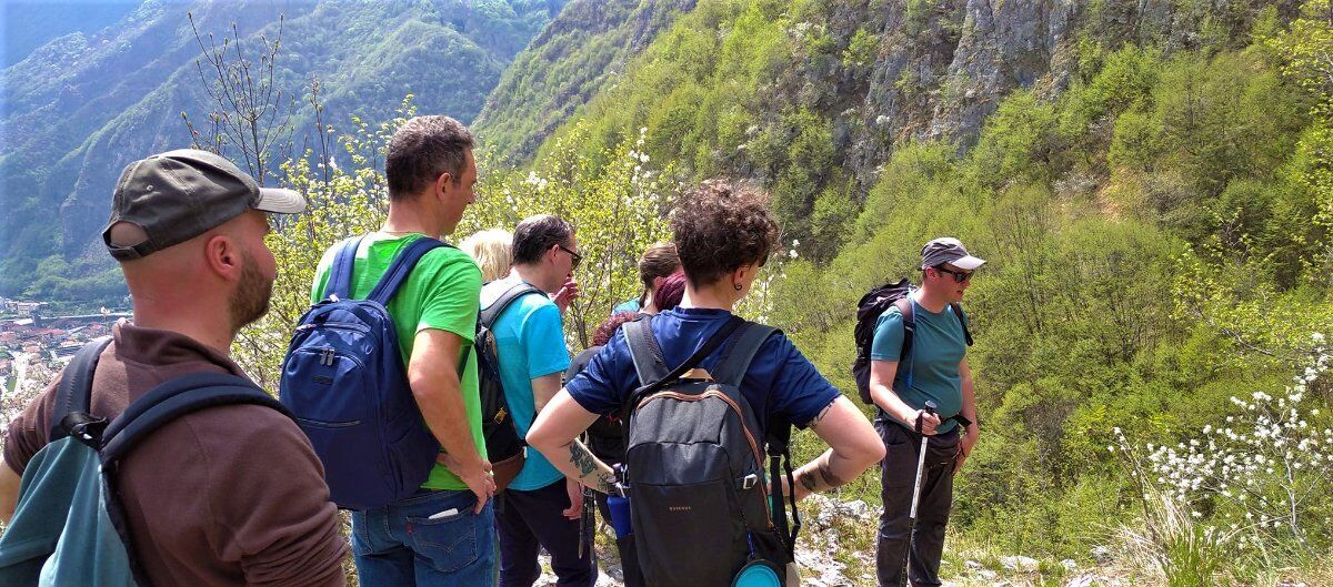 Lungo la Via del Tabacco: Camminata sui Passi dei Contrabbandieri Lungo la Via del Tabacco: Camminata sui Passi dei Contrabbandieri desktop picture