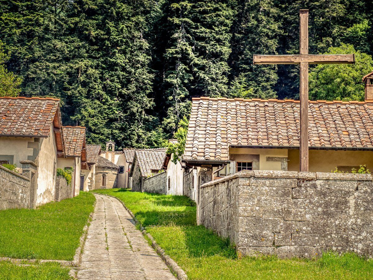 Alla Scoperta dell'Eremo di Camaldoli desktop picture