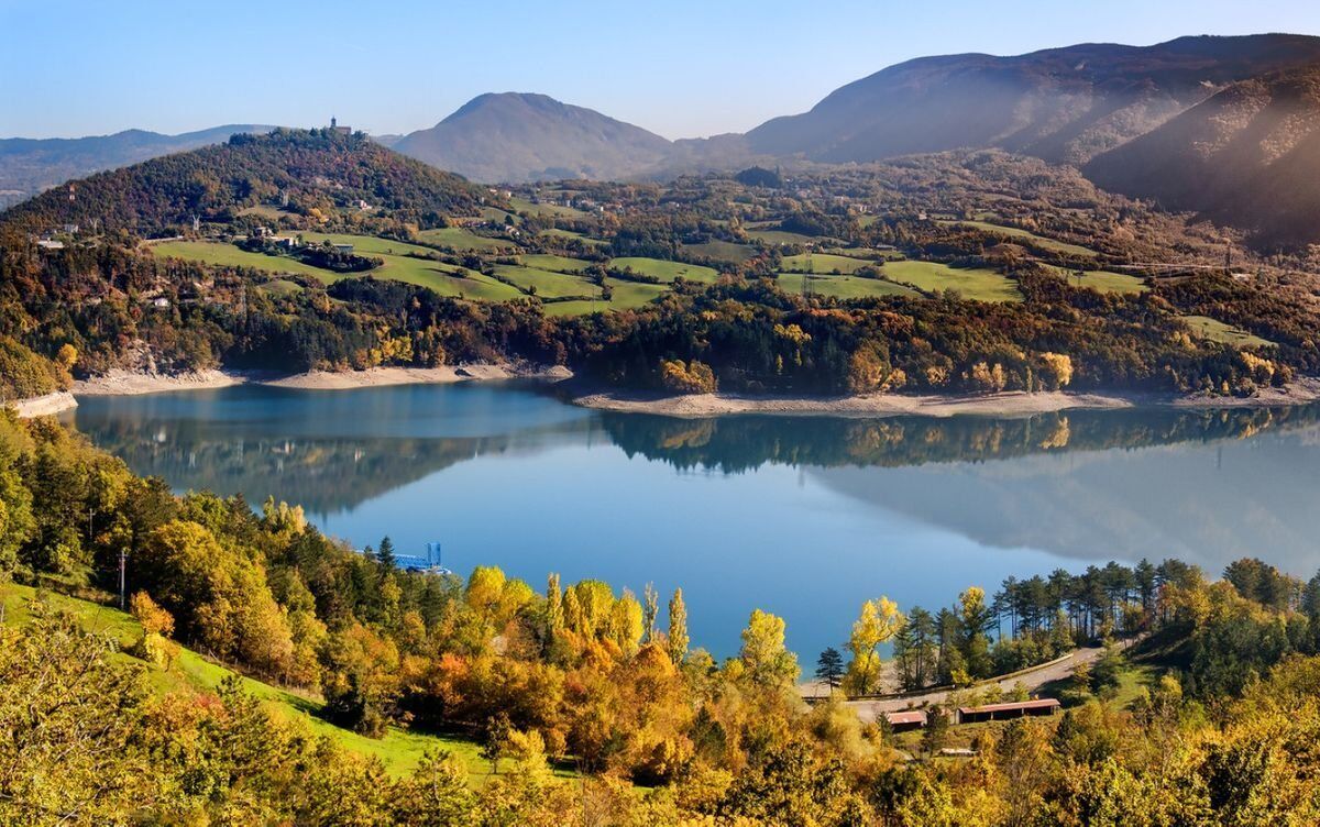 Nella Valle del Brasimone: Trekking tra Panorami e Antichi Abitati desktop picture