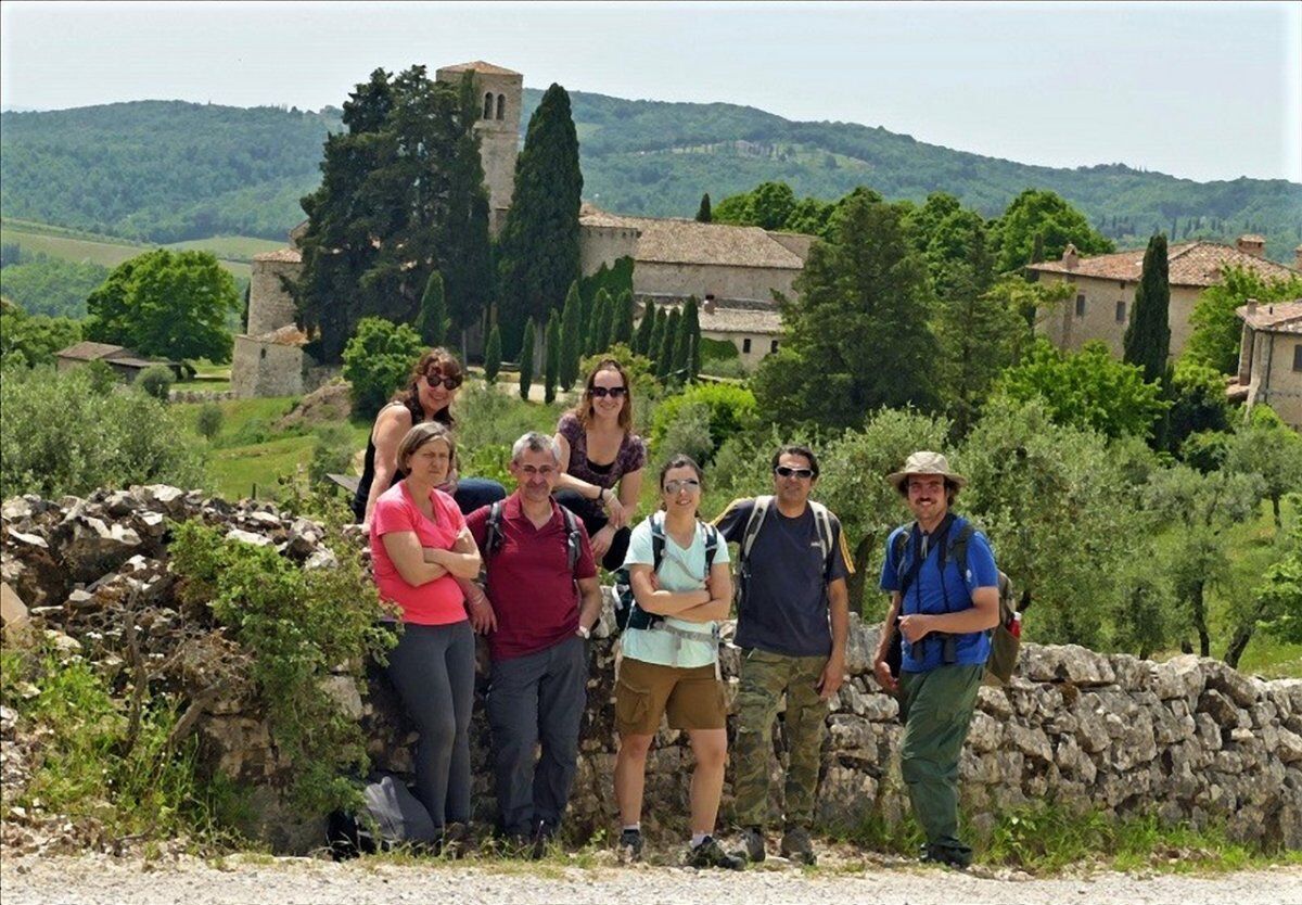 Di Pieve in Castello: Escursione nella Storia del Chianti Di Pieve in Castello: Escursione nella Storia del Chianti desktop picture