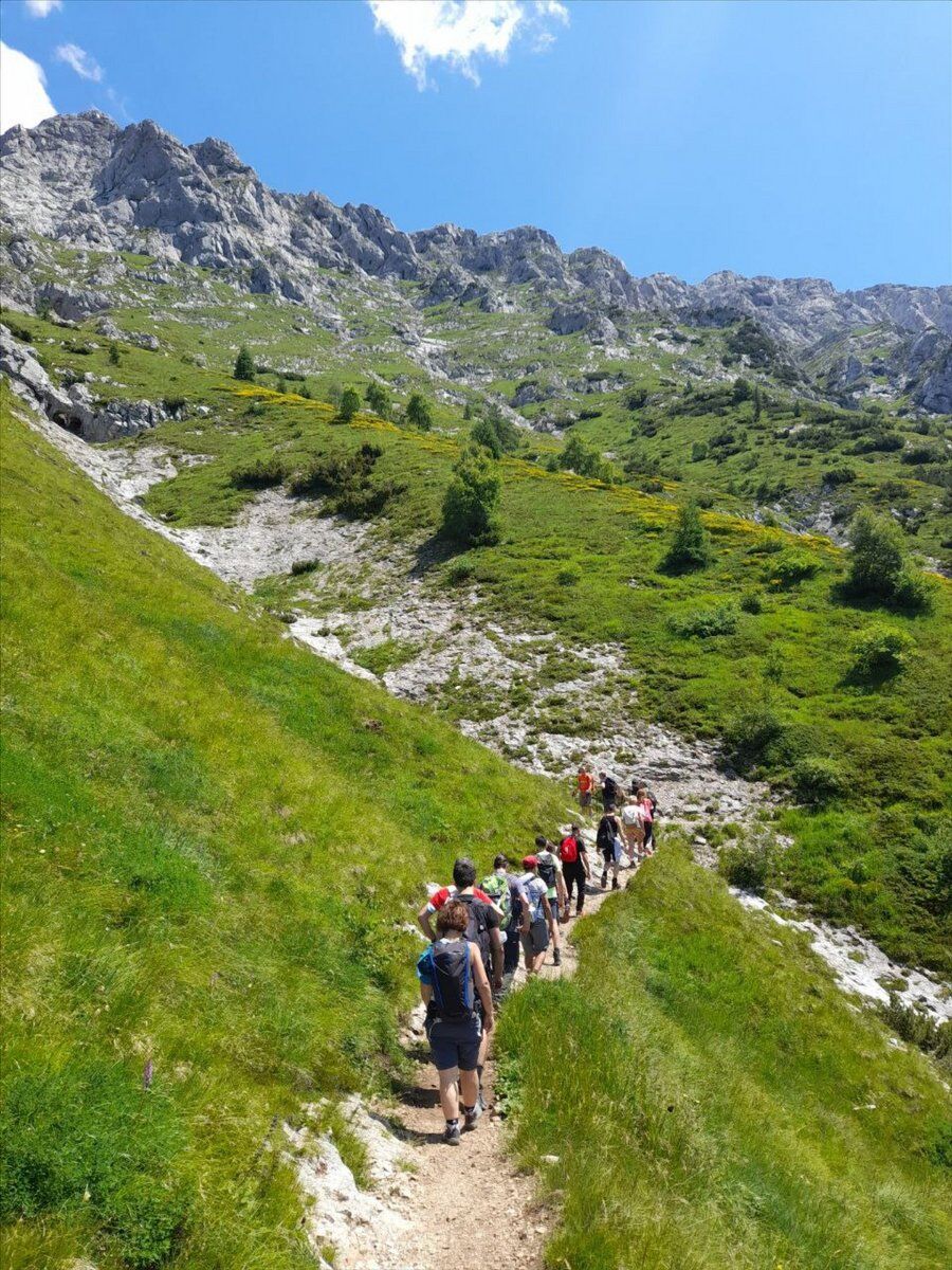 Escursione a Porta Prada: una finestra sul cielo Escursione a Porta Prada: una finestra sul cielo desktop picture