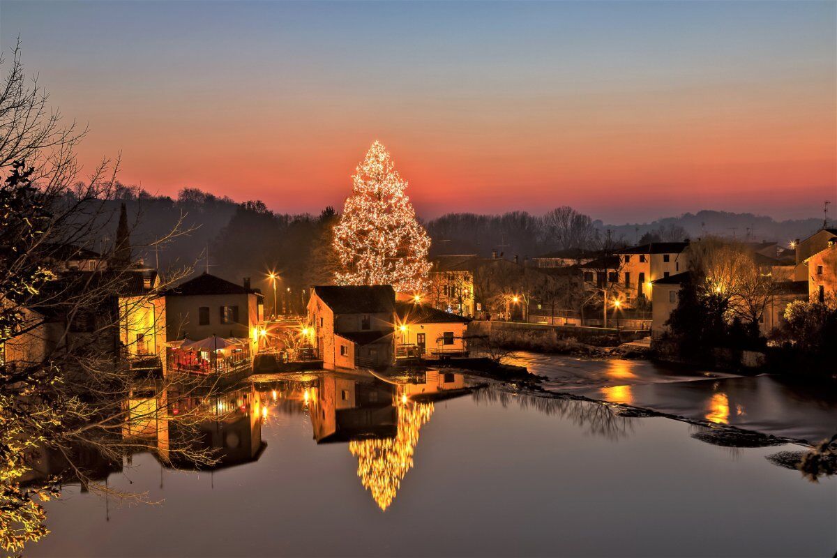 La Magia del Natale: Uscita di Gruppo a Borghetto sul Mincio desktop picture