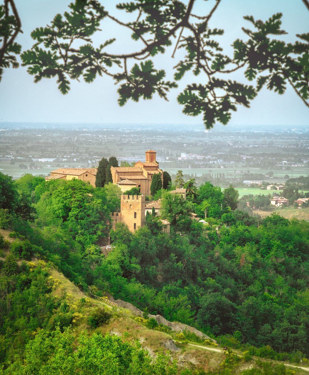 Trekking all'Abbazia di Monteveglio nei Colli Bolognesi desktop picture