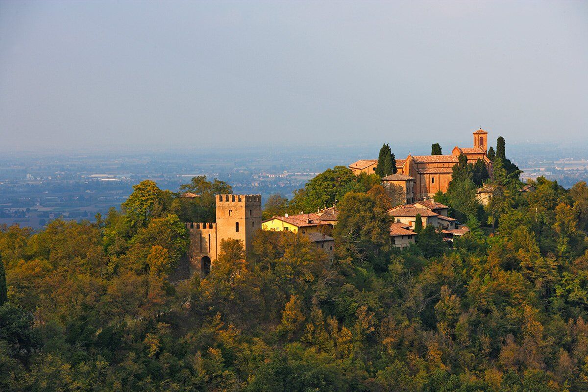 Trekking all'Abbazia di Monteveglio nei Colli Bolognesi desktop picture