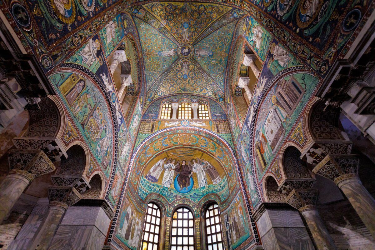 Ravenna Inedita: Passeggiata tra Mosaici Nascosti e Cripte Ipogee desktop picture