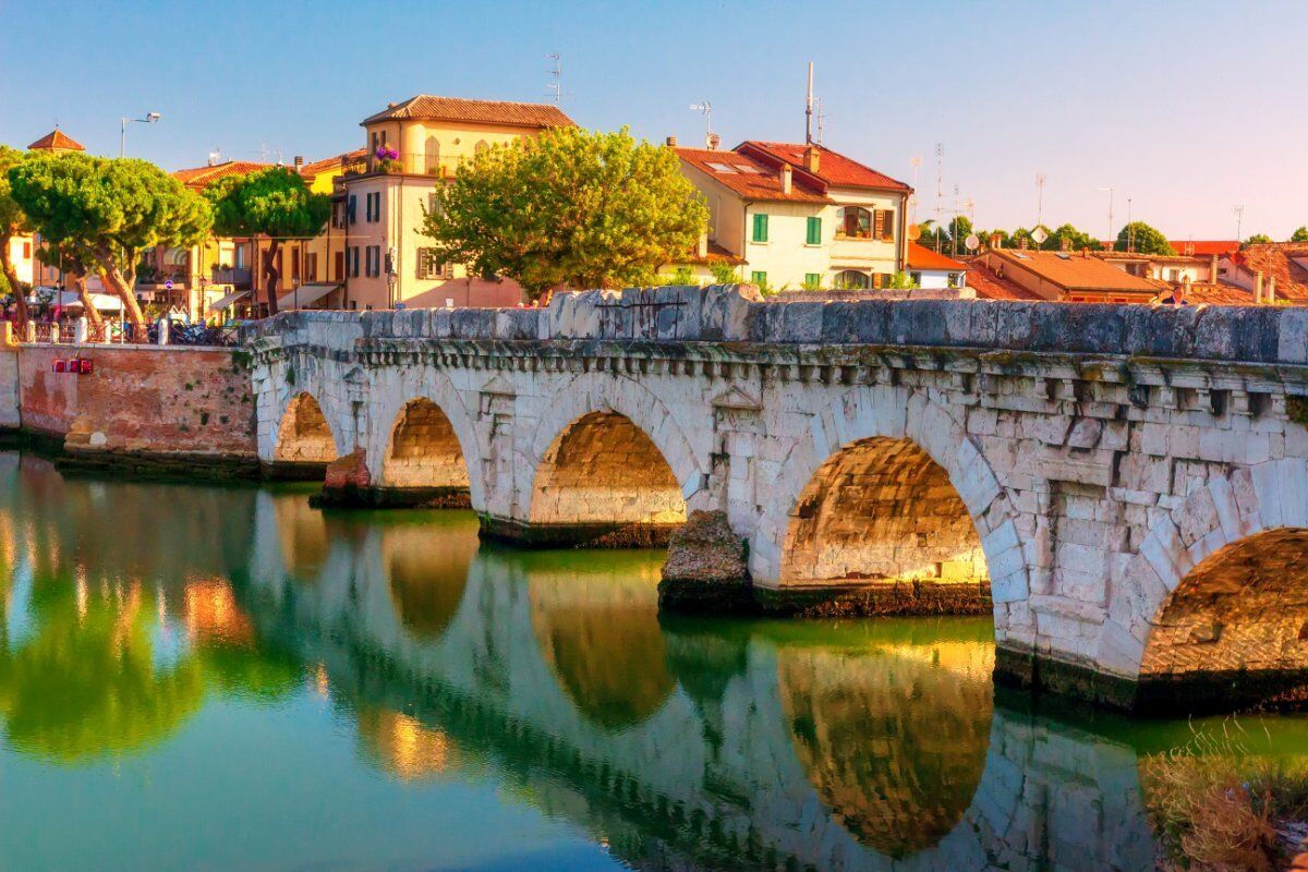 Rimini: Una Passeggiata Guidata tra Arte e Cultura - POMERIGGIO desktop picture