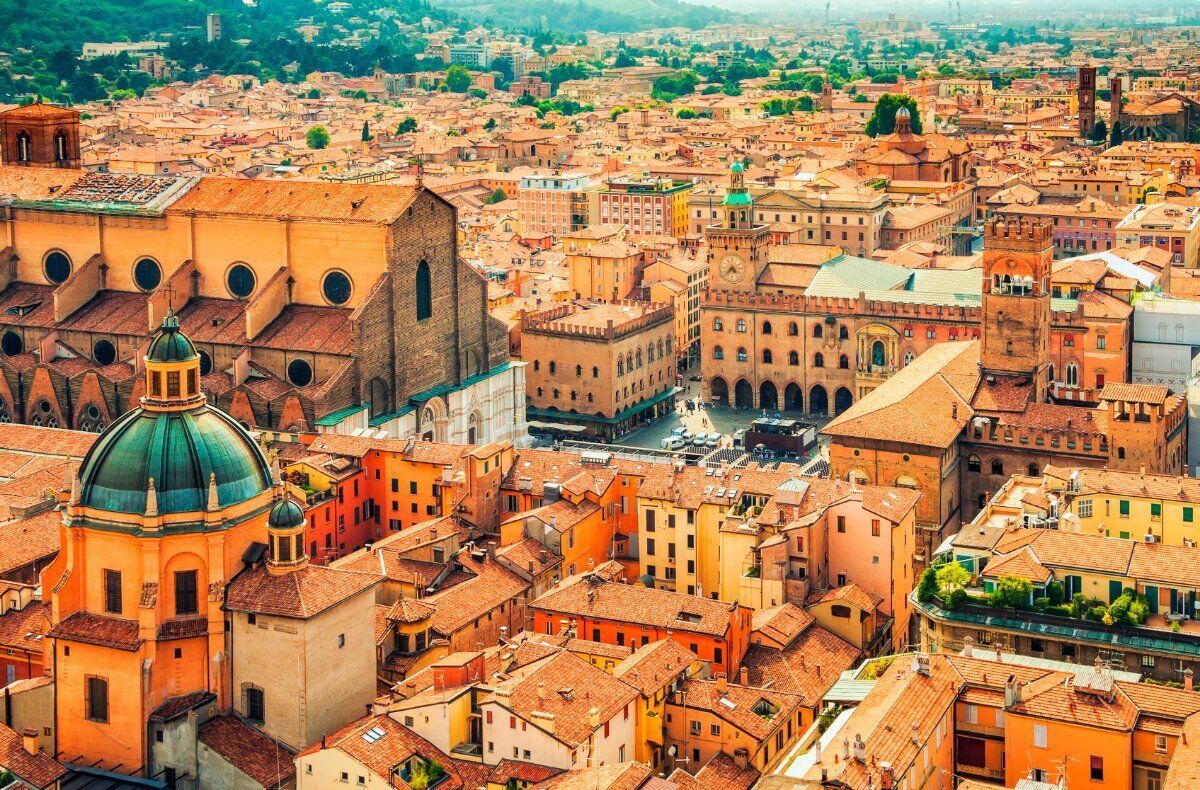 Bologna Misteriosa: Tour tra Storia, Cultura, Scienza e Magia Bologna Misteriosa: Tour tra Storia, Cultura, Scienza e Magia desktop picture