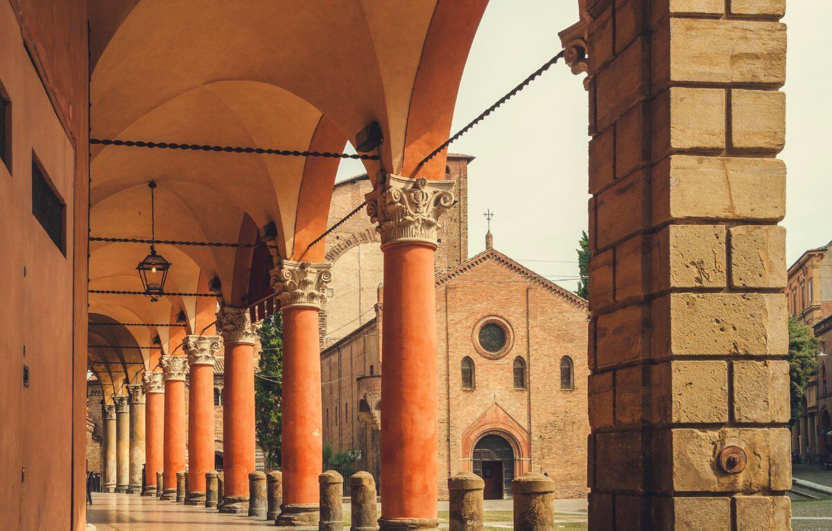 Bologna Misteriosa: Tour tra Storia, Cultura, Scienza e Magia desktop picture