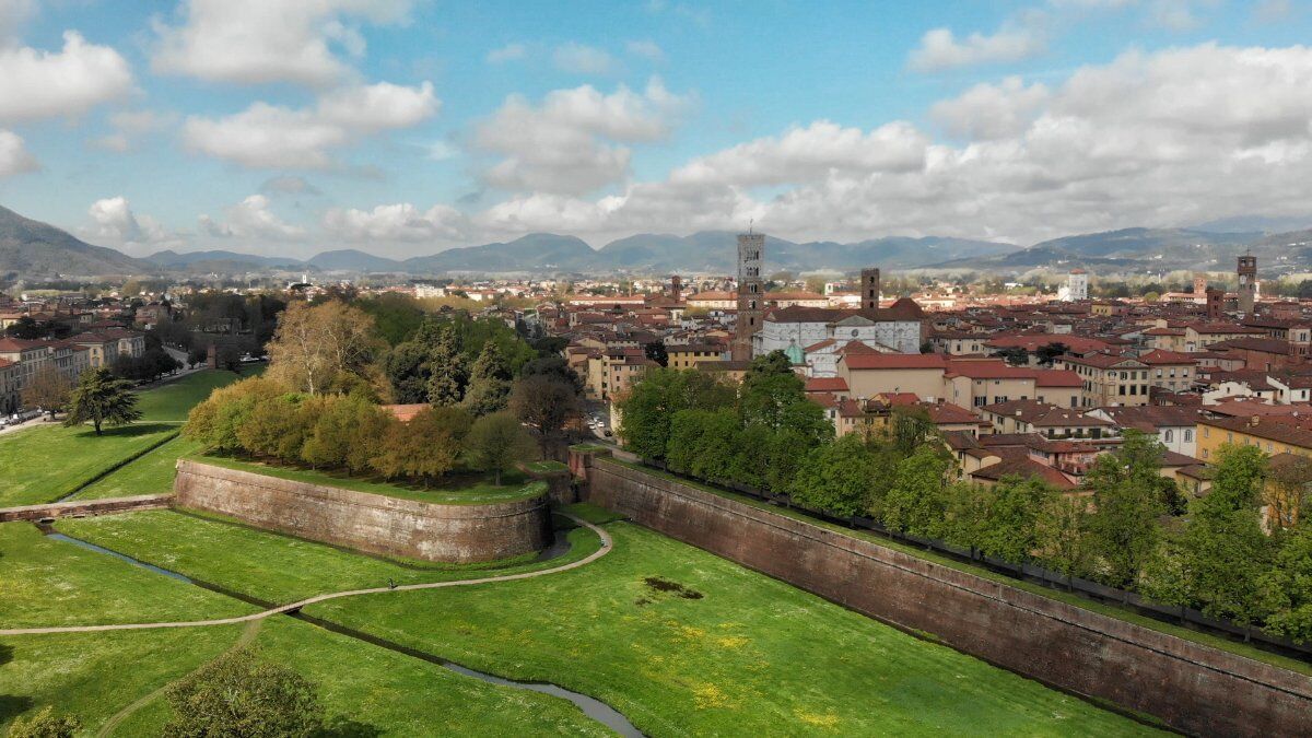 Lucca Inedita: Walking Tour Panoramico desktop picture