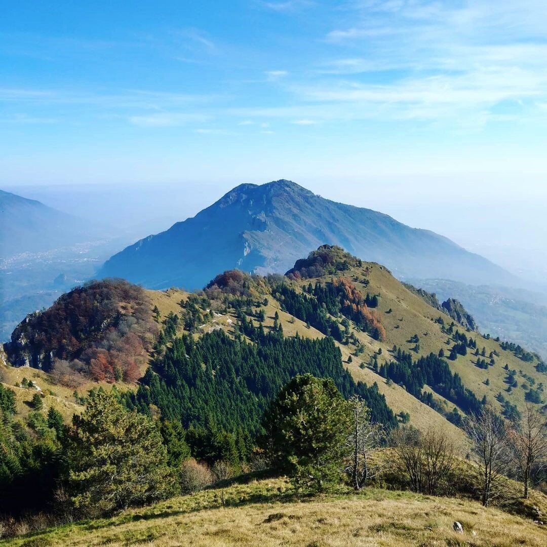 Sull'Altopiano del Tretto: Trekking con Vista desktop picture