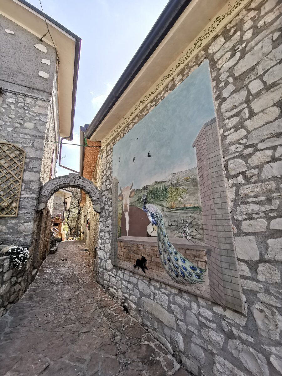 Il Monte Belpo: camminata con vista sul Lago di Garda desktop picture