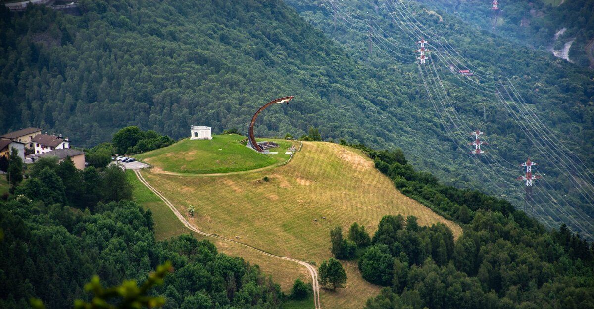 Valsaviore: Trekking tra Storia e Natura desktop picture