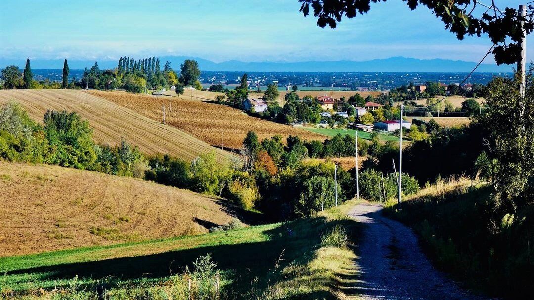 Trekking da San Lorenzo in Collina al Monte di Avezzano desktop picture