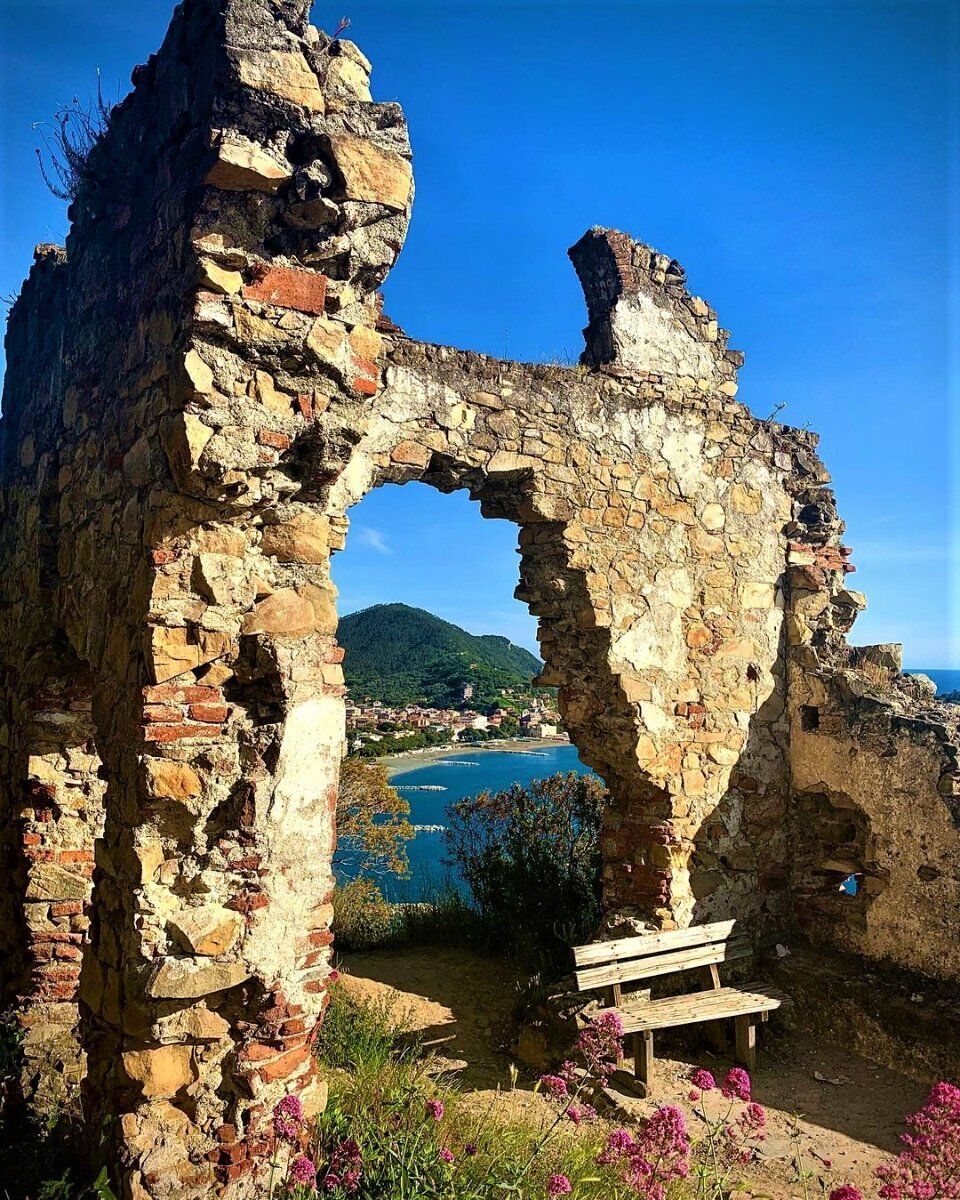 Escursione alle Rocche di Sant'Anna con Degustazione di Birra Locale desktop picture