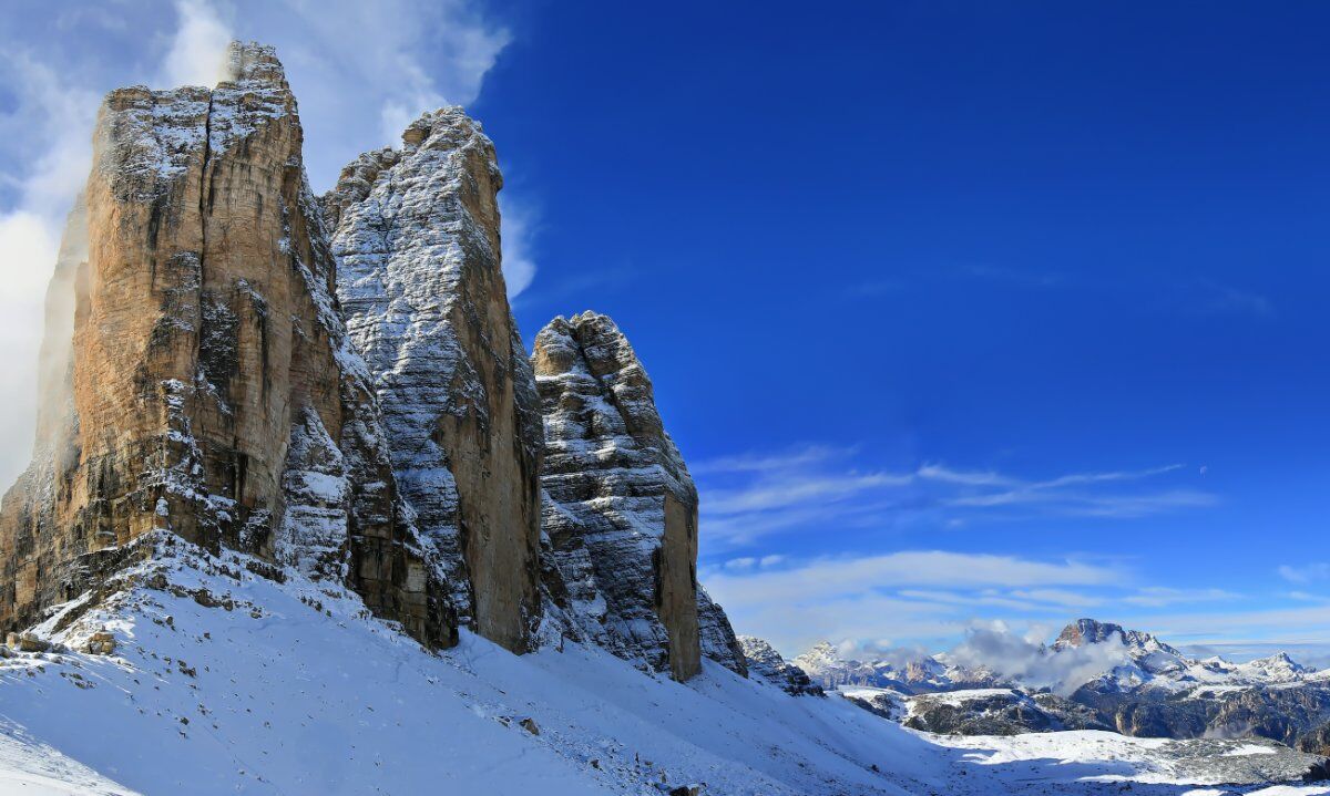 Ciaspolata a Misurina con vista sulle Tre Cime Ciaspolata a Misurina con vista sulle Tre Cime desktop picture