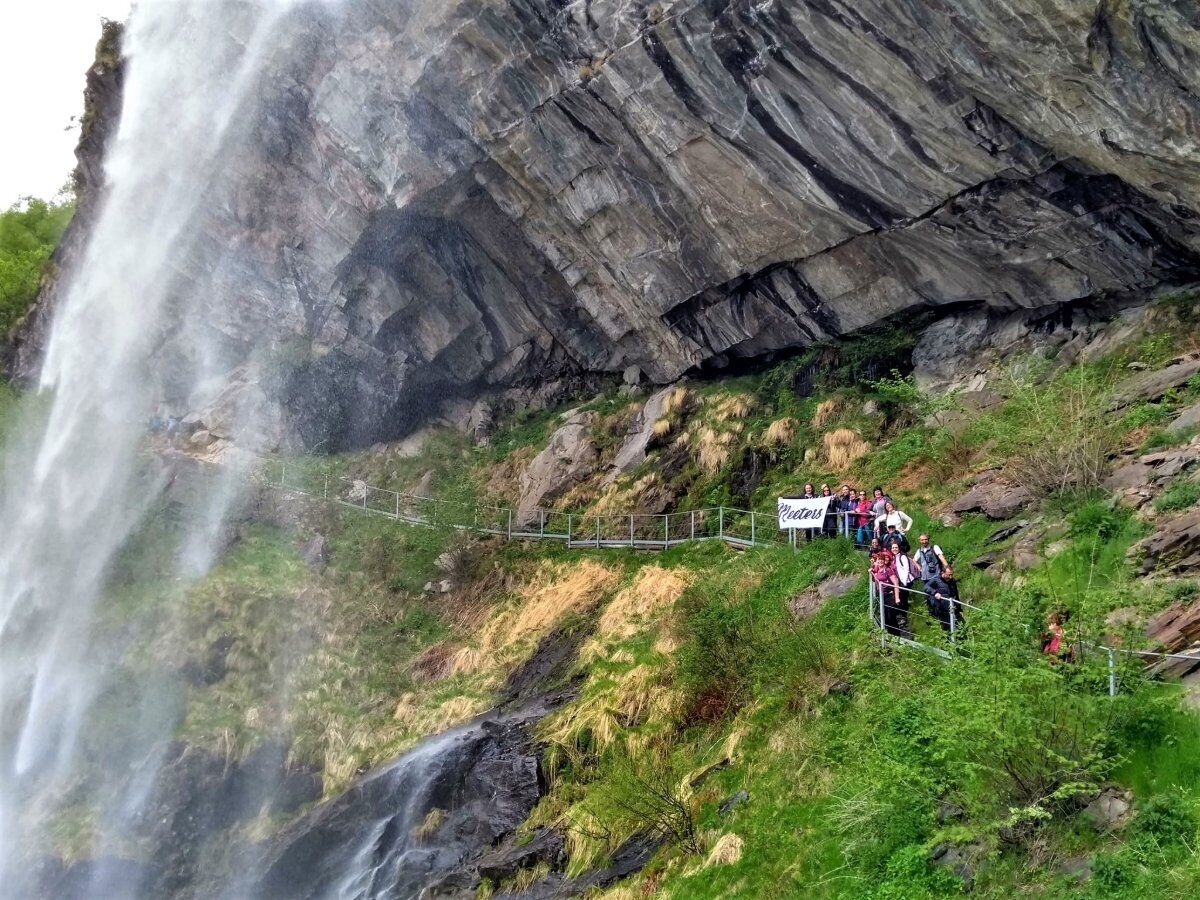Escursione tra i fiabeschi Laghi della Valle Antrona Escursione tra i fiabeschi Laghi della Valle Antrona desktop picture