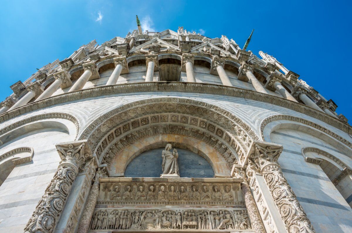 Tour guidato in Piazza dei Miracoli: tra simboli e allegorie desktop picture