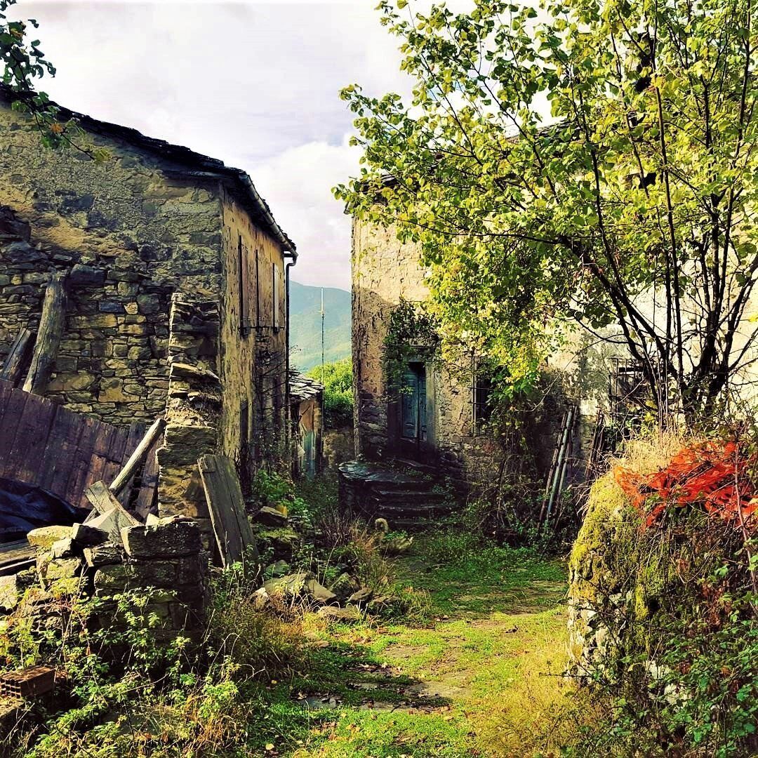 Alla Scoperta di Chiapporato: Escursione nel Borgo Fantasma Alla Scoperta di Chiapporato: Escursione nel Borgo Fantasma desktop picture