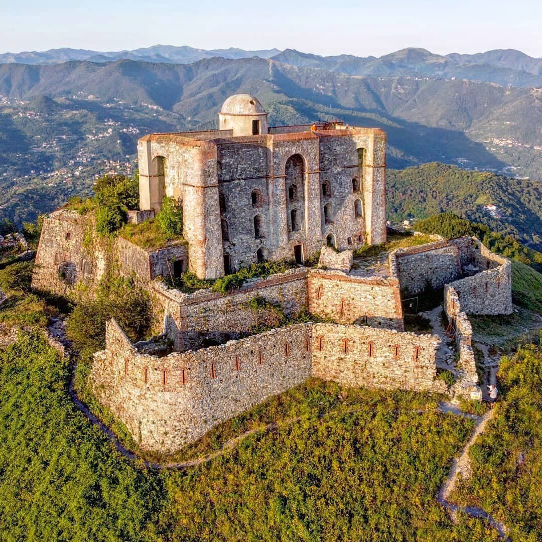 I Sentieri di Forte Diamante a Genova desktop picture