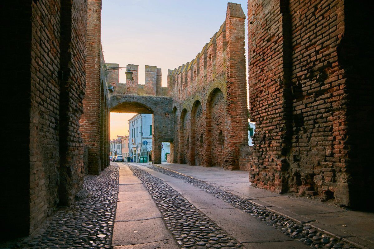 Un Tour a spasso nel Medioevo: Il Borgo di Montagnana desktop picture