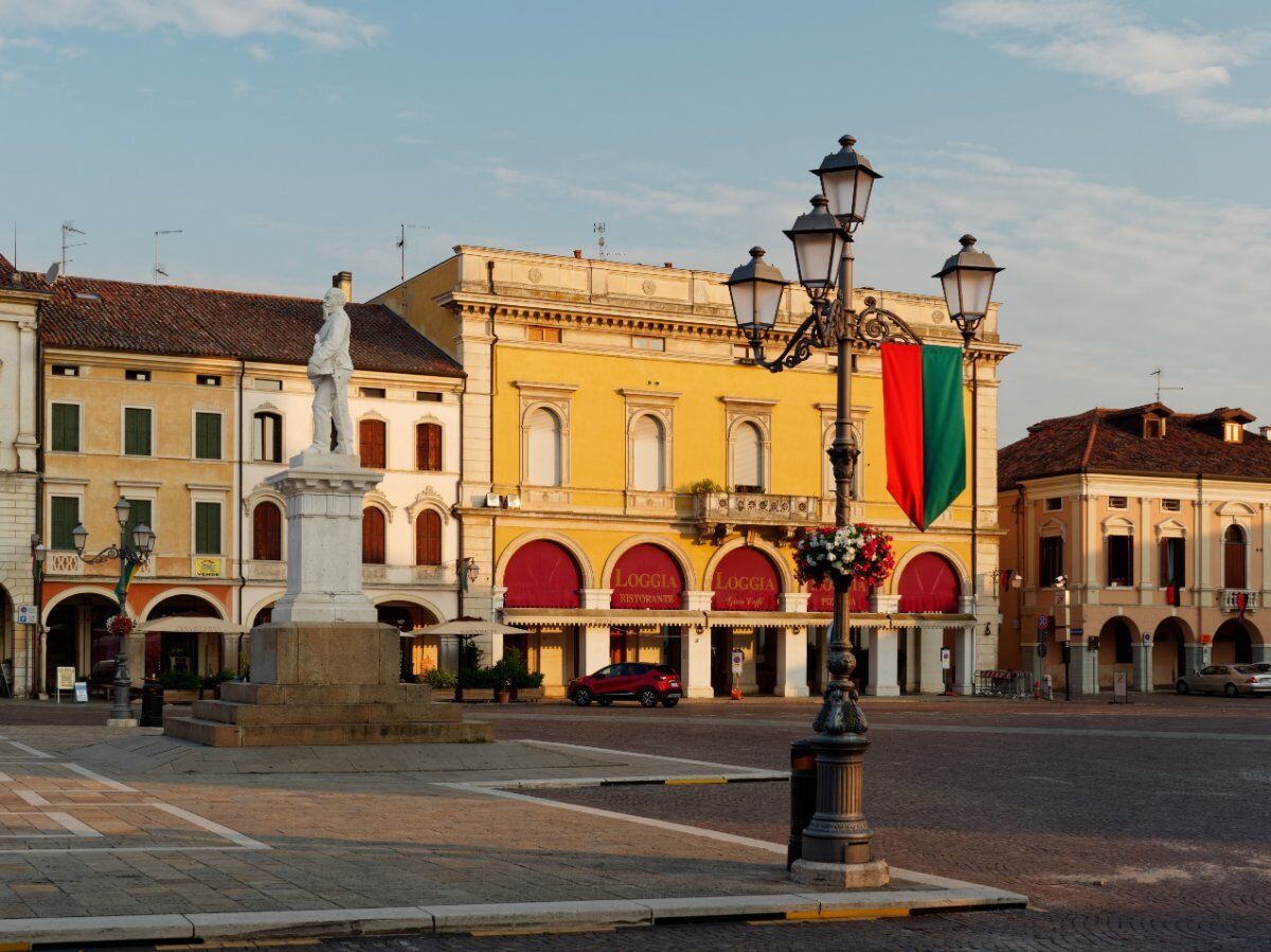 Un Tour a spasso nel Medioevo: Il Borgo di Montagnana desktop picture