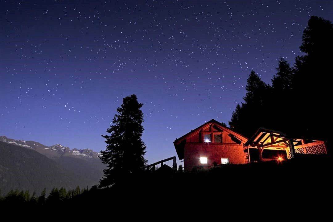 Astrotrekking in Valpiana: Sedotti dal Cielo Stellato più Bello d’Italia desktop picture