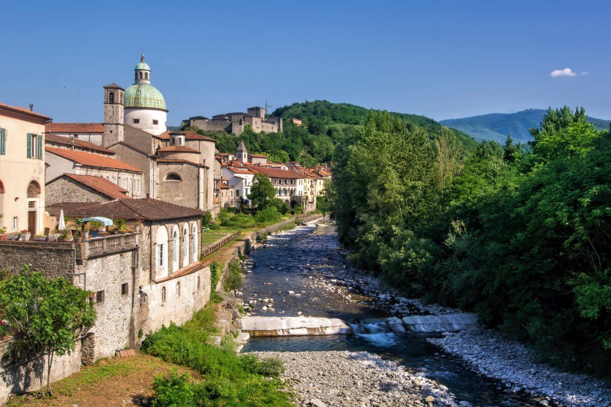 Escursione a Pontremoli: La Città Medievale e Barocca desktop picture